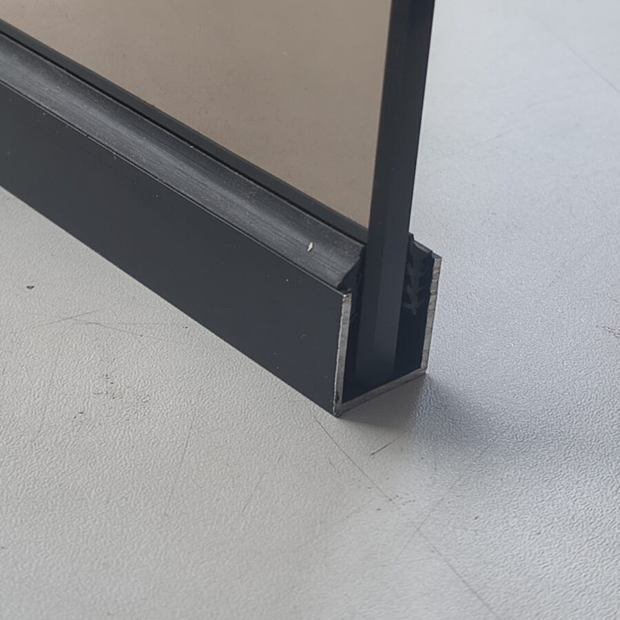 Профіль чорний 20х20 3 m. (під скло 8-10 мм)