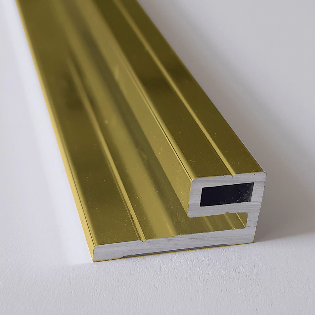 Профиль уплотнителя золото