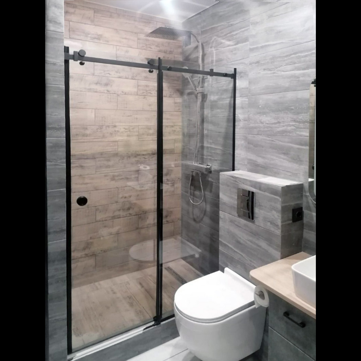 раздвижная душевая чорная фурнитура