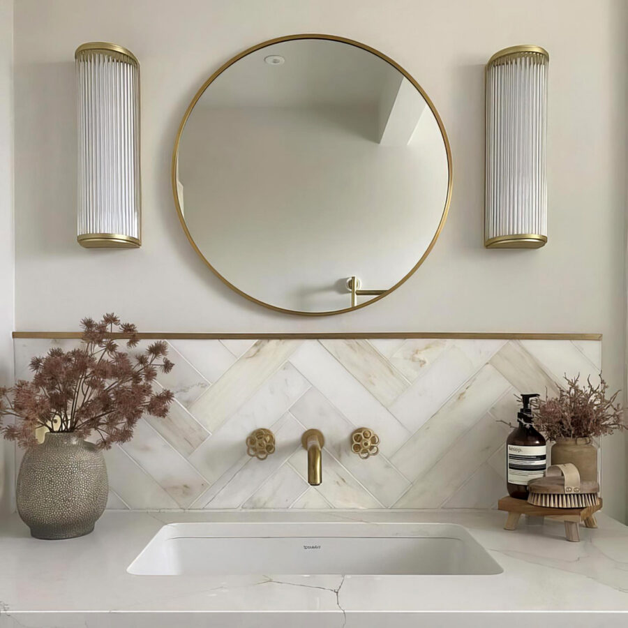 Дзеркало кругле у рамі